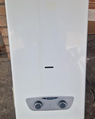 Ariston Scaldabagno a Gas a Camera Aperta 