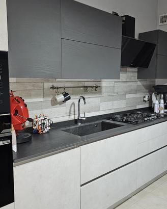 Cucina moderna Lube come nuova