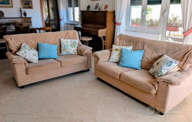 Coppia di Divani Letto Artigianali