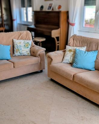 Coppia di Divani Letto Artigianali