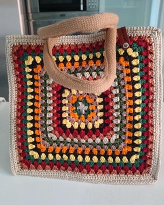 Borsa in juta rivestita ad uncinetto