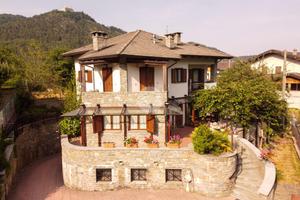 VILLA SINGOLA A TRAVES