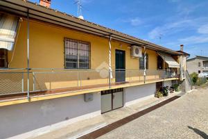 CASA SEMINDIPENDENTE A BRONI