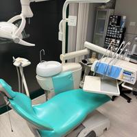 Poltrone / Riuniti odontoiatrici