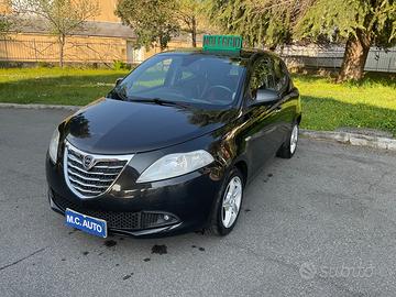 Lancia y 35 euro al giorno