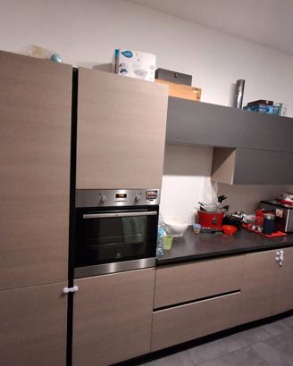 Cucina Moderna Stosa Cucine con Top in HPL