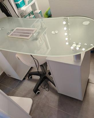 tavolo manicure