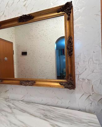 Specchio da parete con cornice – stile classico