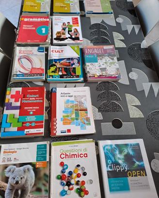 Libri scolastici 1° 2° superiore istituto tecnico