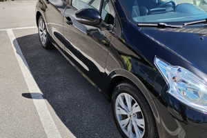 Peugeot 208 1.2 active Benzina