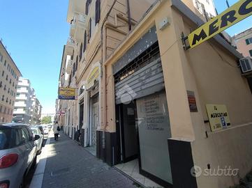 NEGOZIO A GENOVA