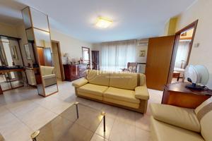 Ampio Trilocale in contesto recente con box doppio