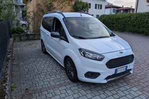 Ford Tourneo Courier Sport, distribuzione nuova