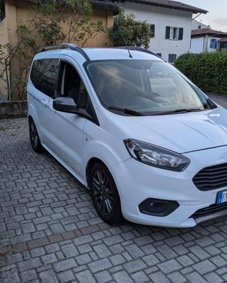 Ford Tourneo Courier Sport, distribuzione nuova