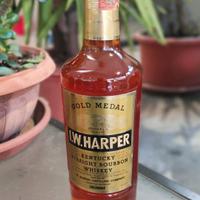 Whisky I.W. HARPER  gold medal