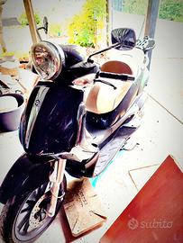 Piaggio Beverly tourer 250ie incidentato