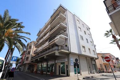 3 LOCALI A TORTORETO