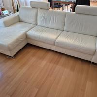 Divano  in pelle doimo con chaiselongue