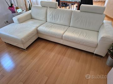 Divano  in pelle doimo con chaiselongue