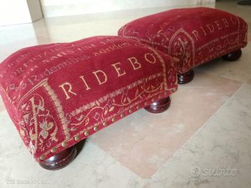 Coppia di piccoli poggiapiedi da salotto