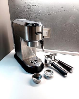 macchina per caffé DeLonghi Dedica