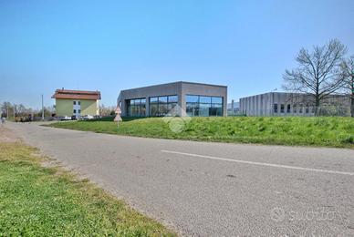 CAPANNONE A BRUSNENGO