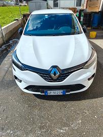 Renault Clio V techno E-Tech full hybrid 145
