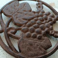 Sottopentola decorativo in metallo cucina uva