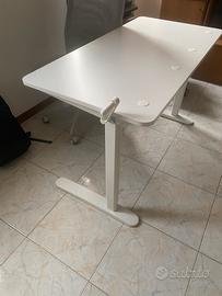 Scrivania nuovissima per studio/lavoro