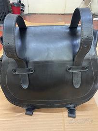 borsa in cuoio con staffe