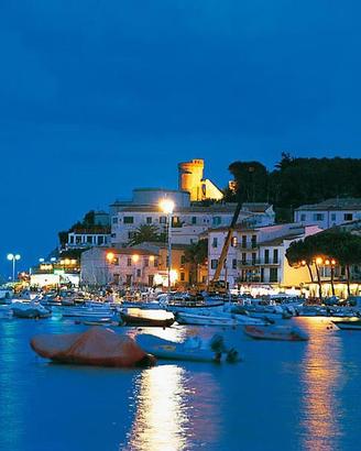 150m dal mare, Posto Auto, 2 Bagni, Lavatrice,2TV
