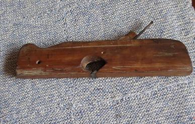 ANTICO STRUMENTO DA LAVORO DEL FALEGNAME pialla -