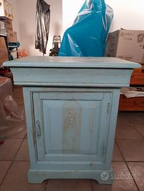 Comodino stile provenzale