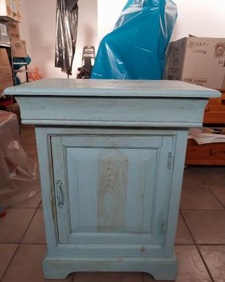 Comodino stile provenzale