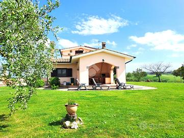 VILLA SINGOLA A RIGNANO FLAMINIO