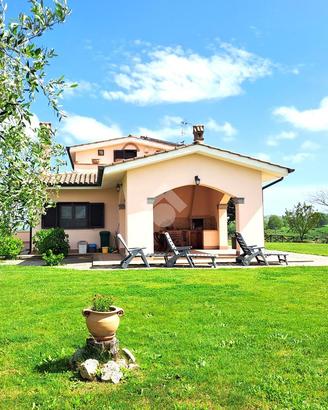 VILLA SINGOLA A RIGNANO FLAMINIO