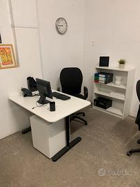 Stock mobili ufficio