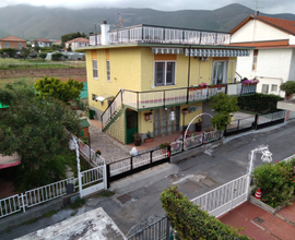 Villa con box e taverna a Ceriale