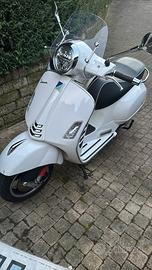 Vespa 300 Gts hpe