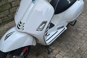Vespa 300 Gts hpe
