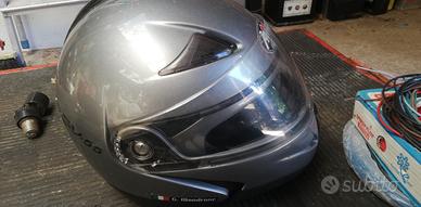 Casco colore grigio moto scooter