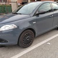 Lancia Ypsilon 1.2 69 CV GPL 