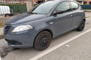 Lancia Ypsilon 1.2 69 CV GPL 