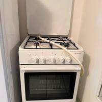 Piano cottura con forno a gas