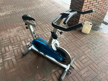 Cyclette bici da camera Axon