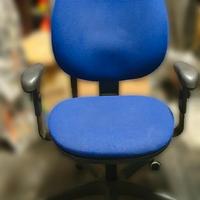 Sedia girevole da scrivania +mobiletto 