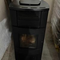 Stufa a pellet mcz da sistemare