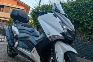 Yamaha T max 530