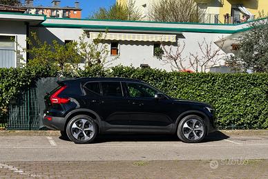 Volvo XC40 B3 Plus Dark 2025