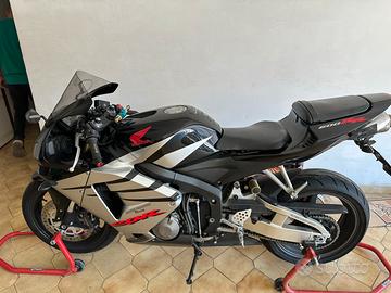 Honda CBR 600 RR anno 2005 (leggere descrizione)